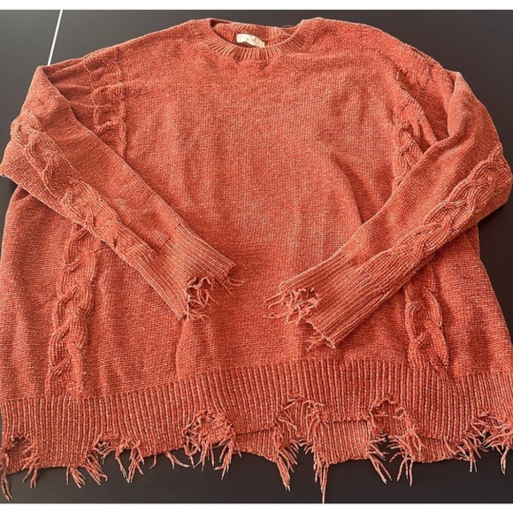 Easel‎ Fringe Hem Sweater
